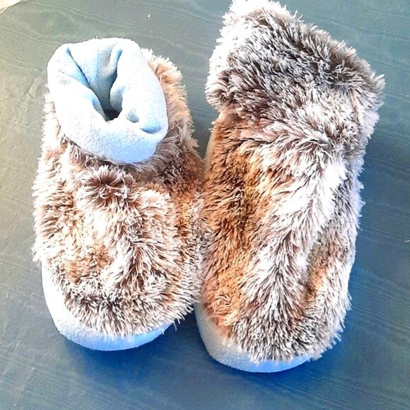 Shoes - LARGE   OVERSTOCK  MICROWAVE  SOFT WARMING SLIPPERS